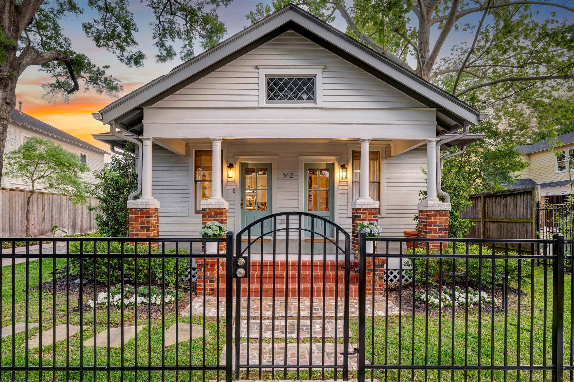 512 Highland Street Houston TX 77009