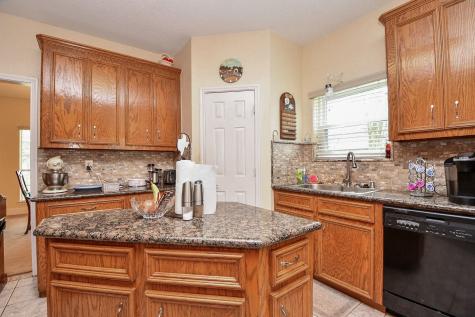 10913 N P Street La Porte TX 77571