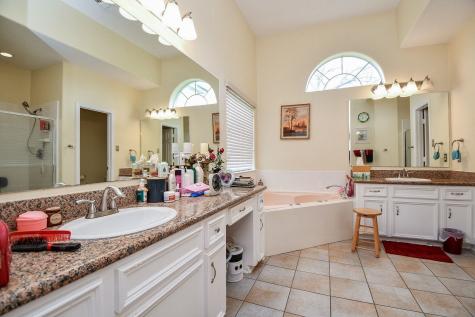 10913 N P Street La Porte TX 77571