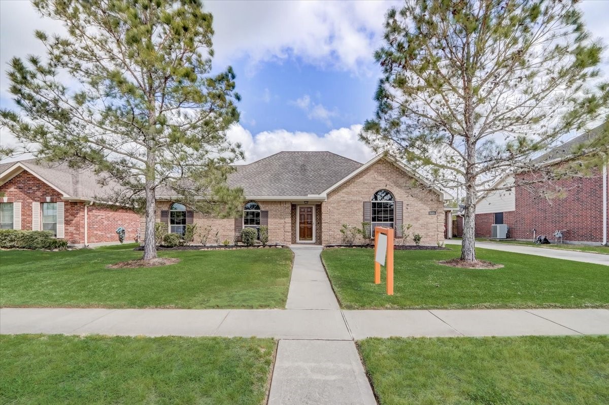 6815 Amistad Court Manvel TX 77578