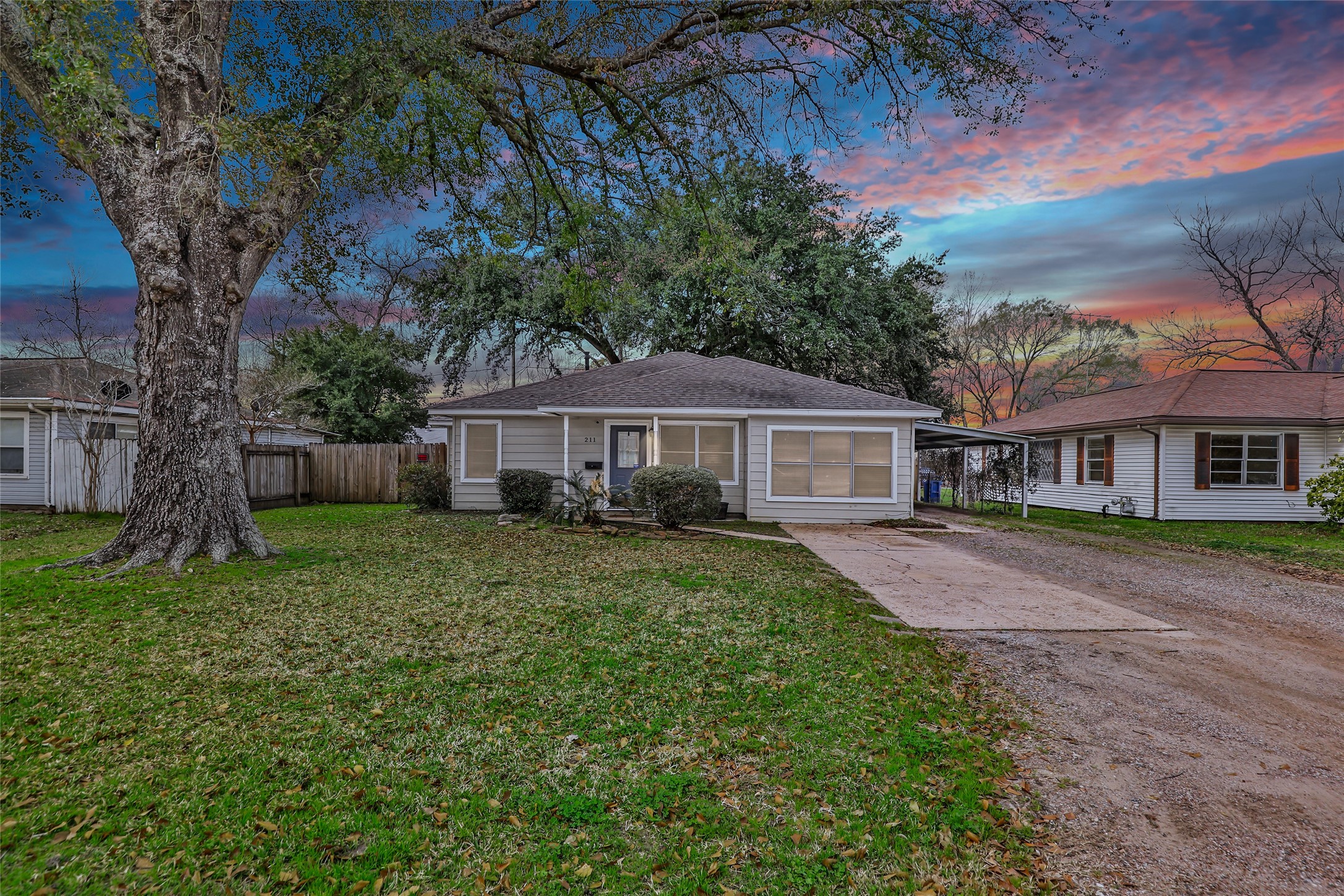 211 Begonia Lane Highlands TX 77562