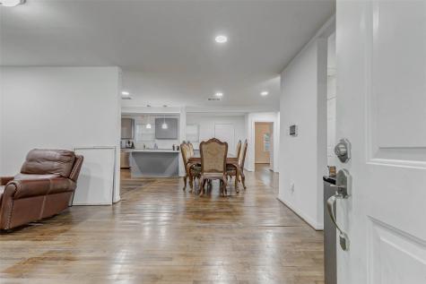 907 Whitaker Avenue Pasadena TX 77506