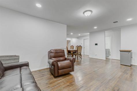 907 Whitaker Avenue Pasadena TX 77506