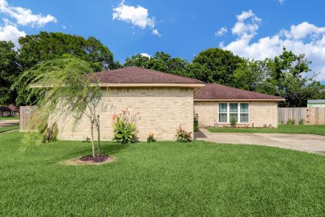 202 Willow Creek Court League City TX 77573