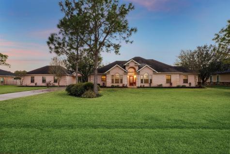 327 Lago Circle Drive N Santa Fe TX 77517