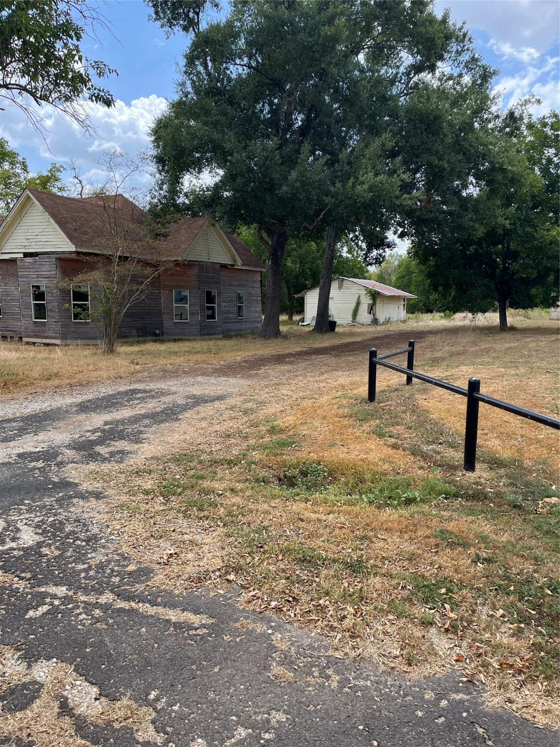 412 S Randolph Street Madisonville TX 77864