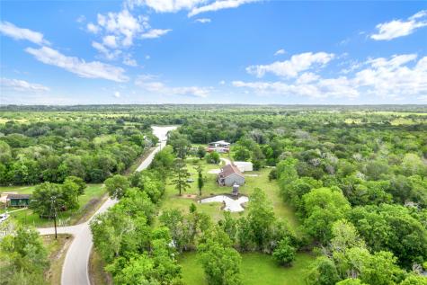 10003 County Road 210 Liverpool TX 77577