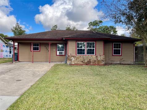 1113 Chevy Chase Drive Angleton TX 77515