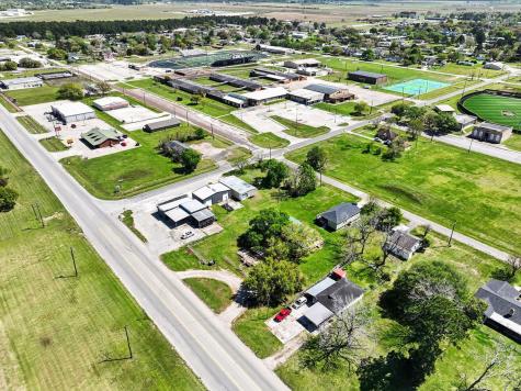810 Miller Anahuac TX 77514-2123