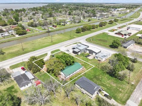 810 Miller Anahuac TX 77514-2123