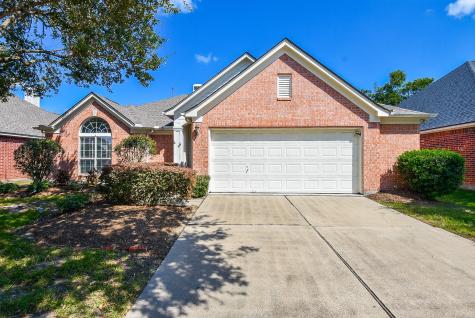 405 Blossomwood Drive League City TX 77573