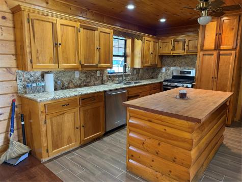 72 Oak Leaf Drive Huffman TX 77336