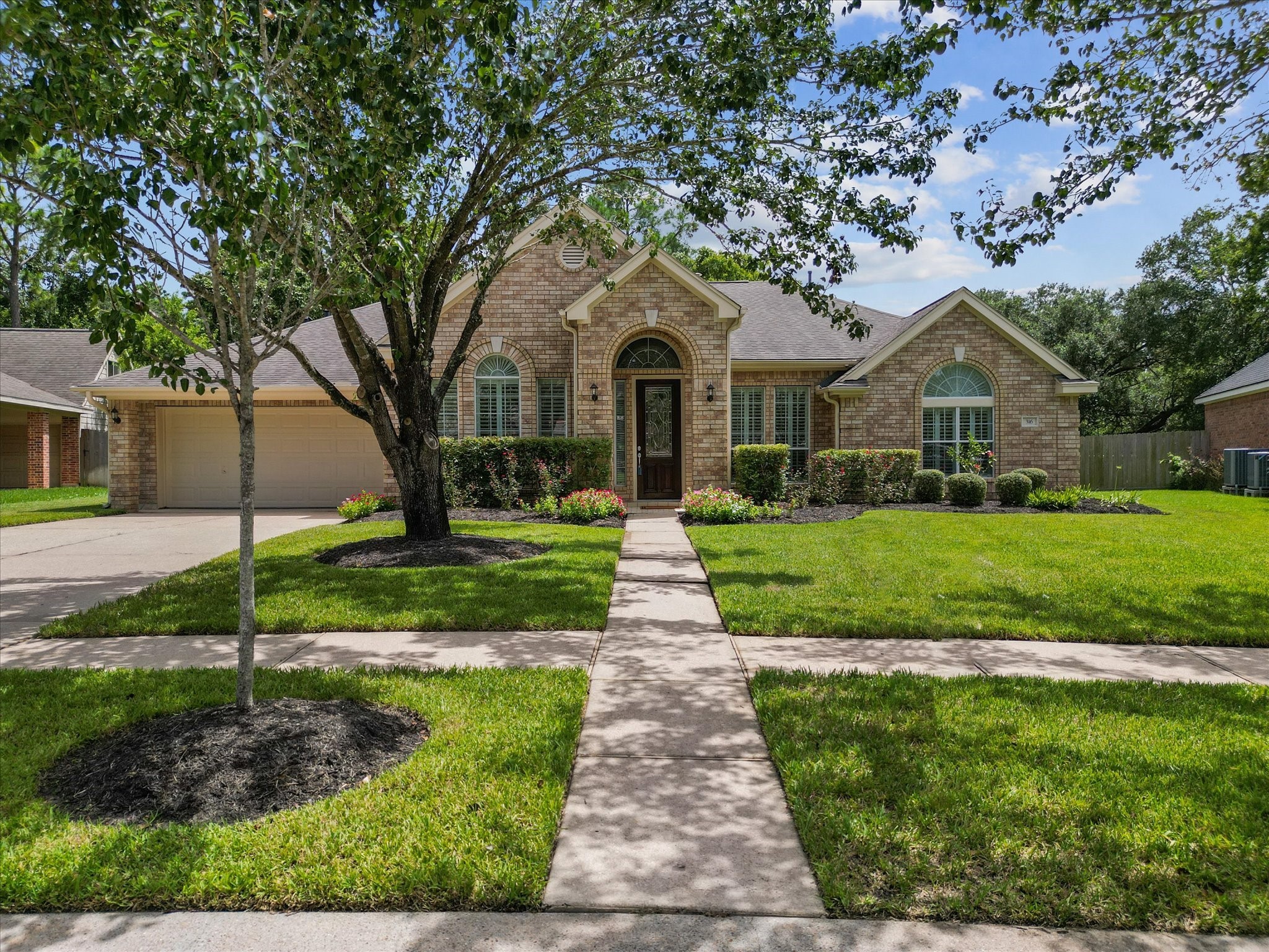 316 Winding Oak Lane S League City TX 77573