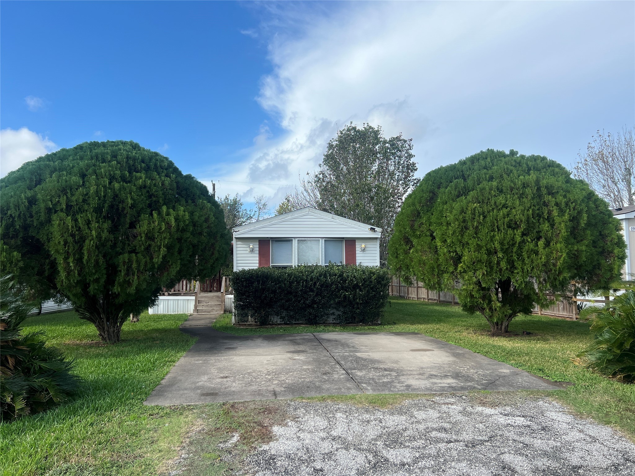 2002 Austin Street Rosenberg TX 77471