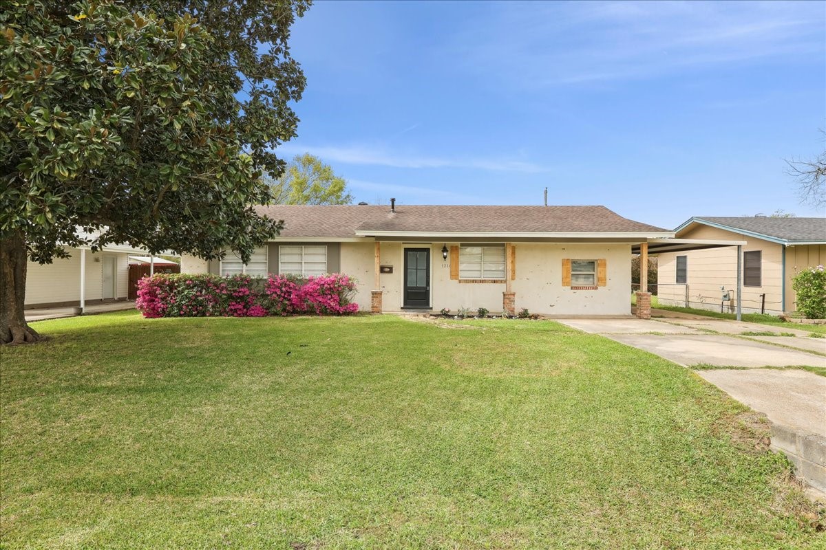 1216 Marshall Avenue Nederland TX 77627