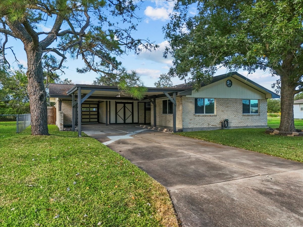 514 Idlewood Drive Hitchcock TX 77563
