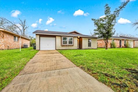 4811 Hannas Reef Drive Bacliff TX 77518