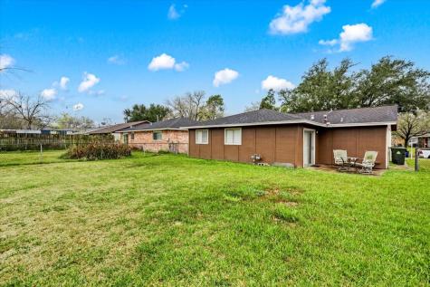 4811 Hannas Reef Drive Bacliff TX 77518