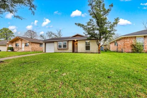 4811 Hannas Reef Drive Bacliff TX 77518