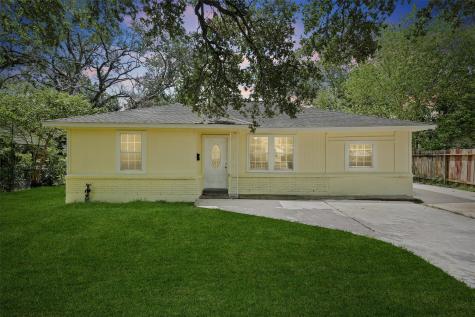 2823 Tidewater Drive Houston TX 77045