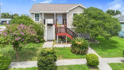 4928 Alamo Drive Galveston TX 77551