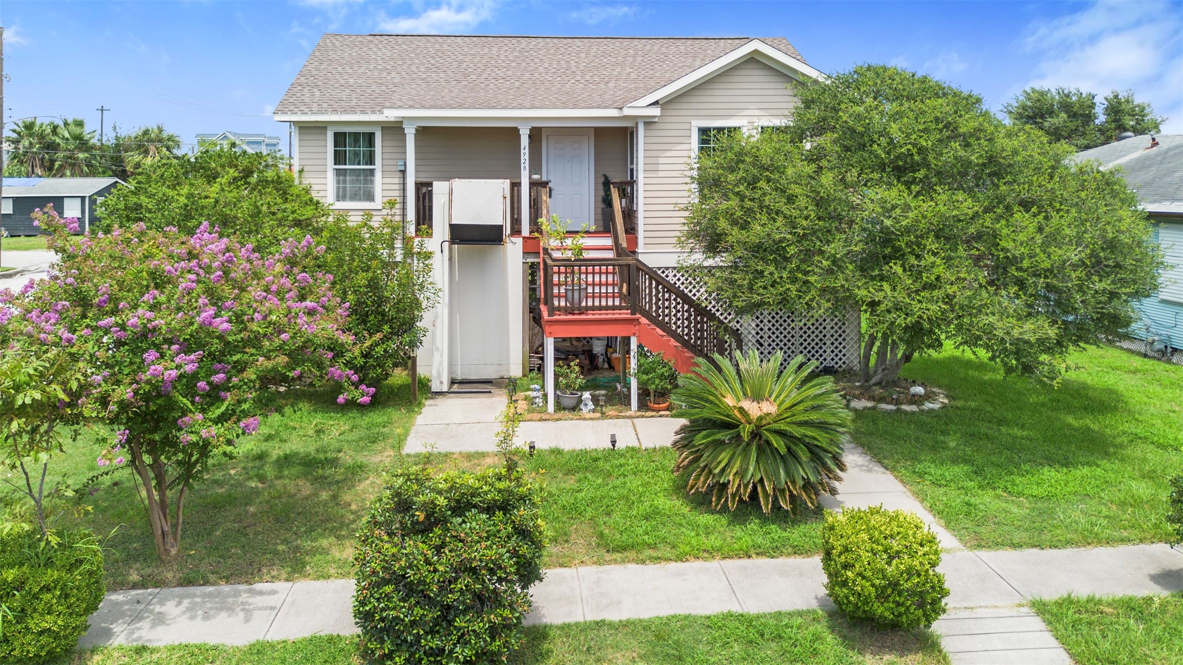 4928 Alamo Drive Galveston TX 77551