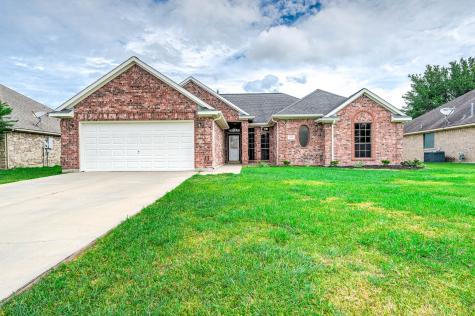104 Warbler Court Richwood TX 77531