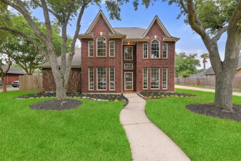 304 Eagle Lakes Drive Friendswood TX 77546