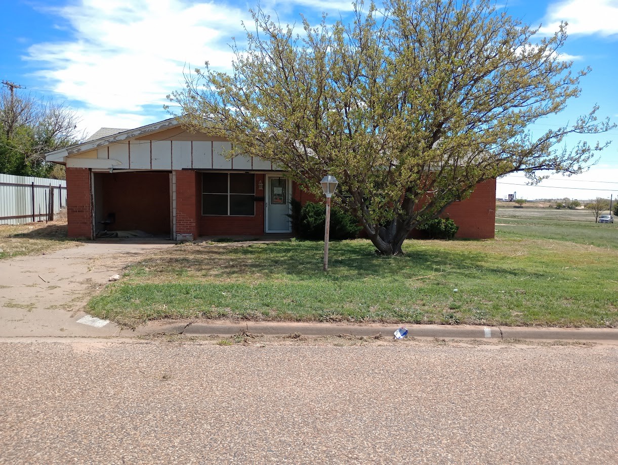 703 S Austin Avenue Tulia TX 79088