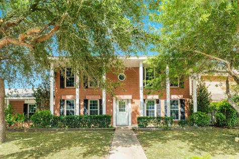 14 Quintana Drive Galveston TX 77554