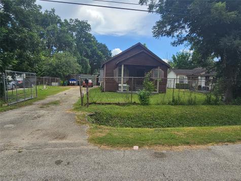 931 Lucky Street Houston TX 77088