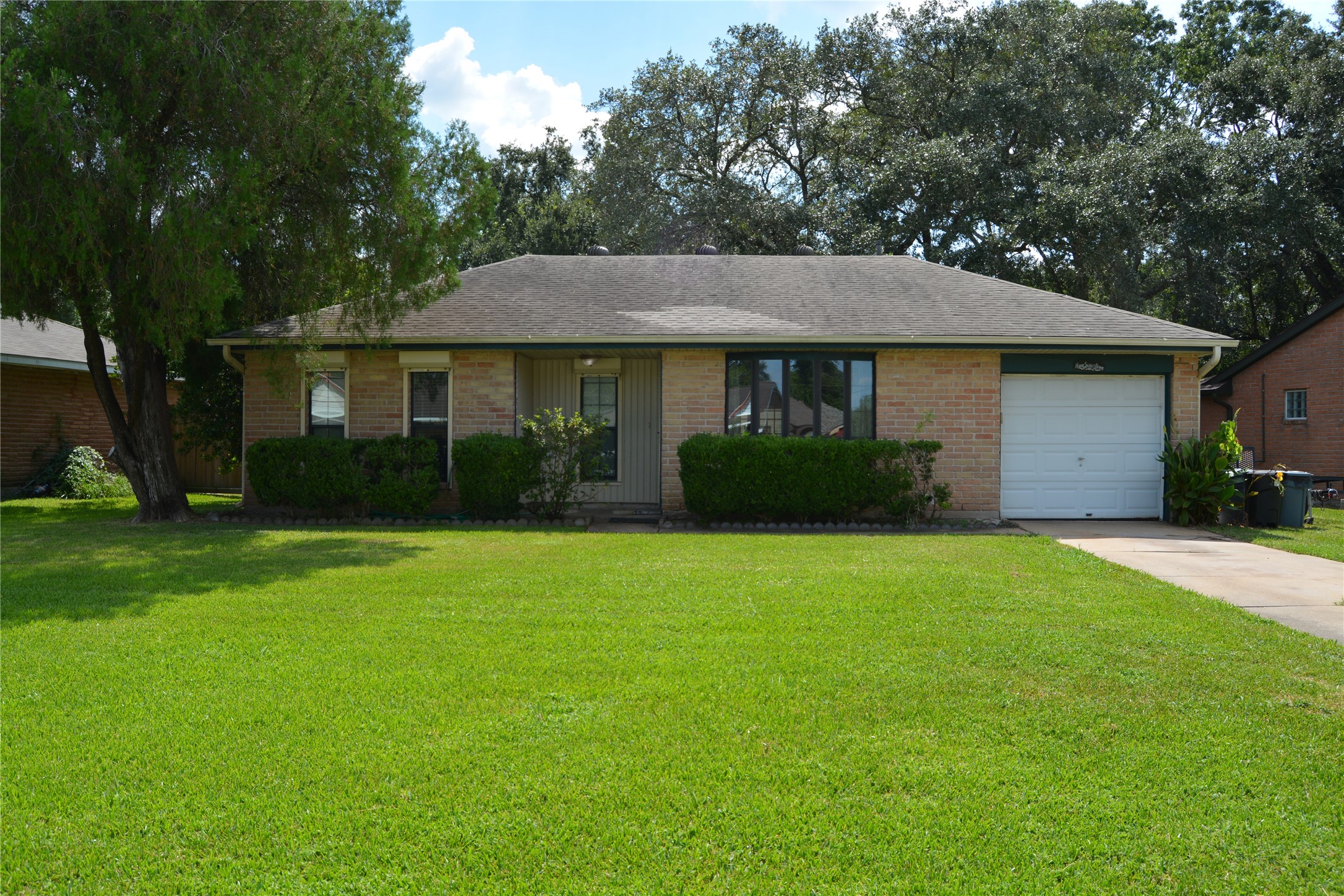 514 Bellmar Lane Friendswood TX 77546