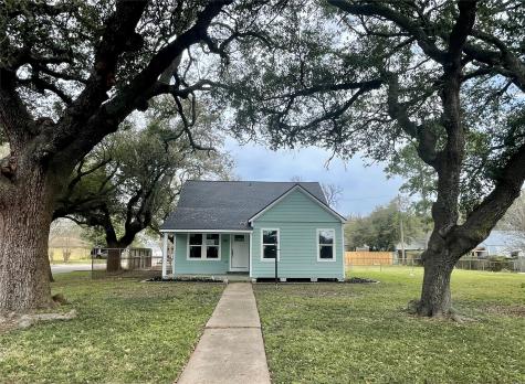 32 10th Avenue N Texas City TX 77590
