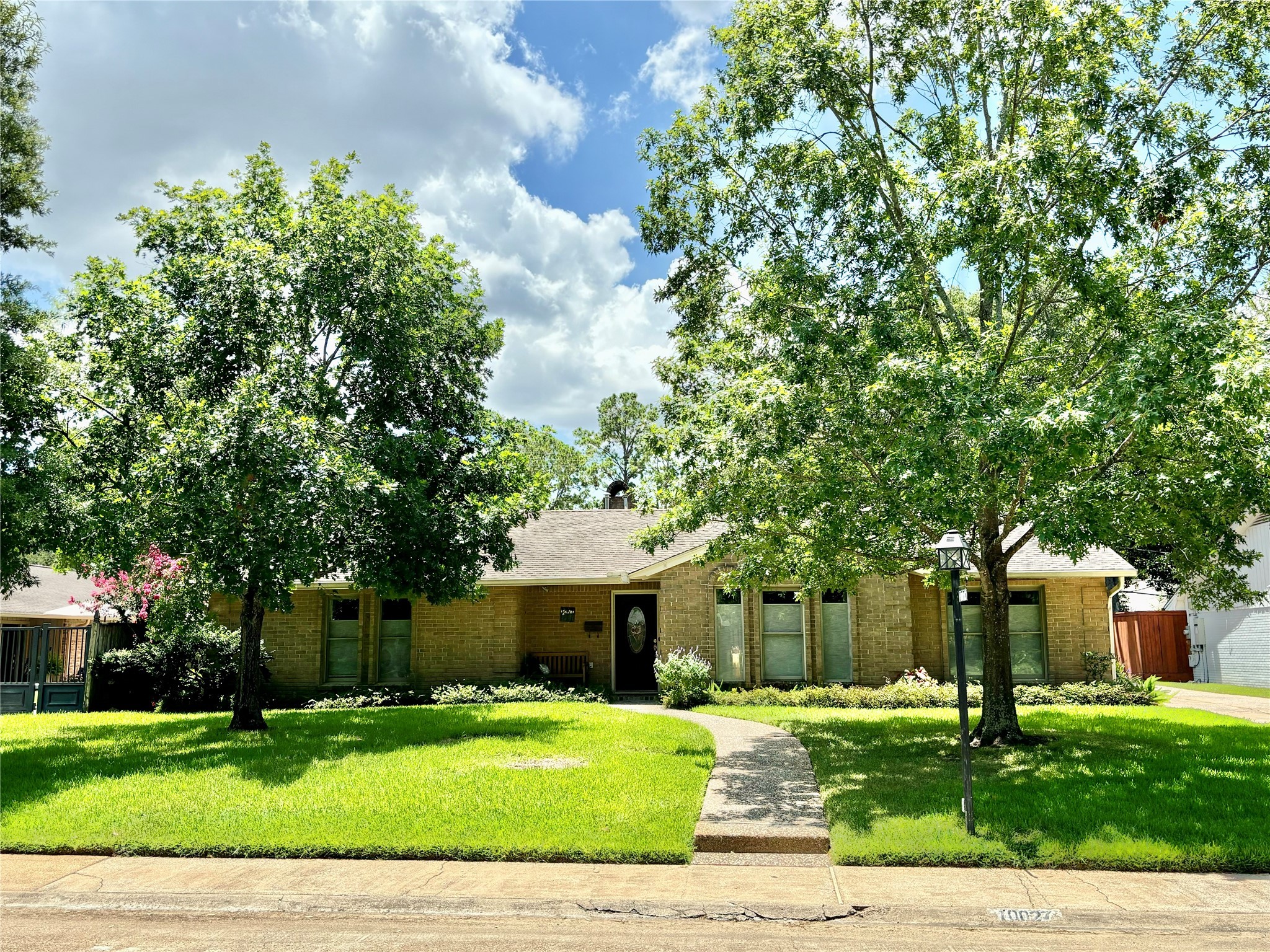 10027 Longmont Drive Houston TX 77042