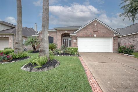 309 Marina Oaks Court Kemah TX 77565