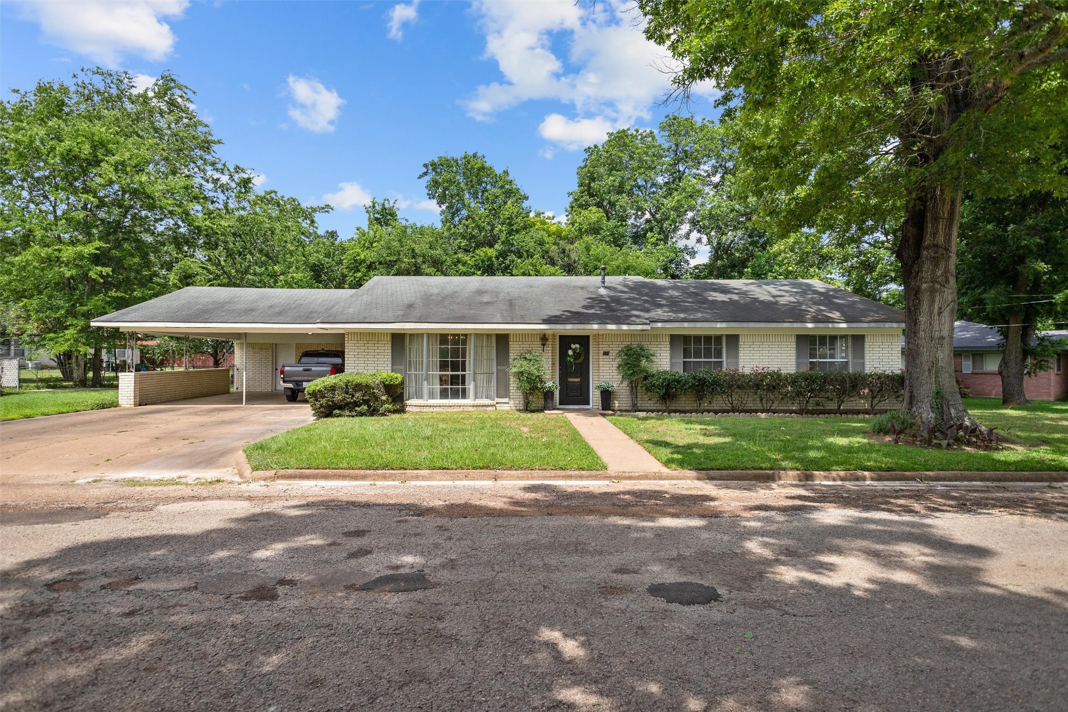 111 Ann Street Crockett TX 75835