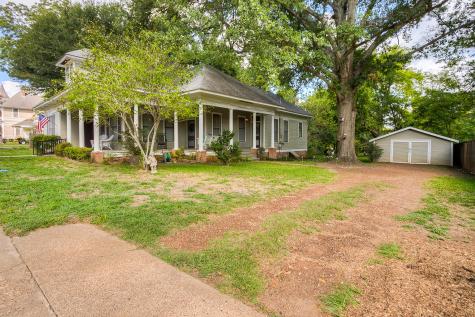 704 Lamar Avenue Crockett TX 75835