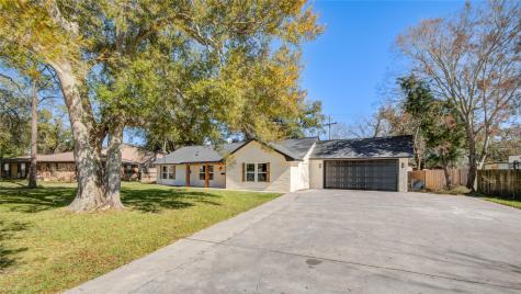 209 N Lazy Lane Clute TX 77531