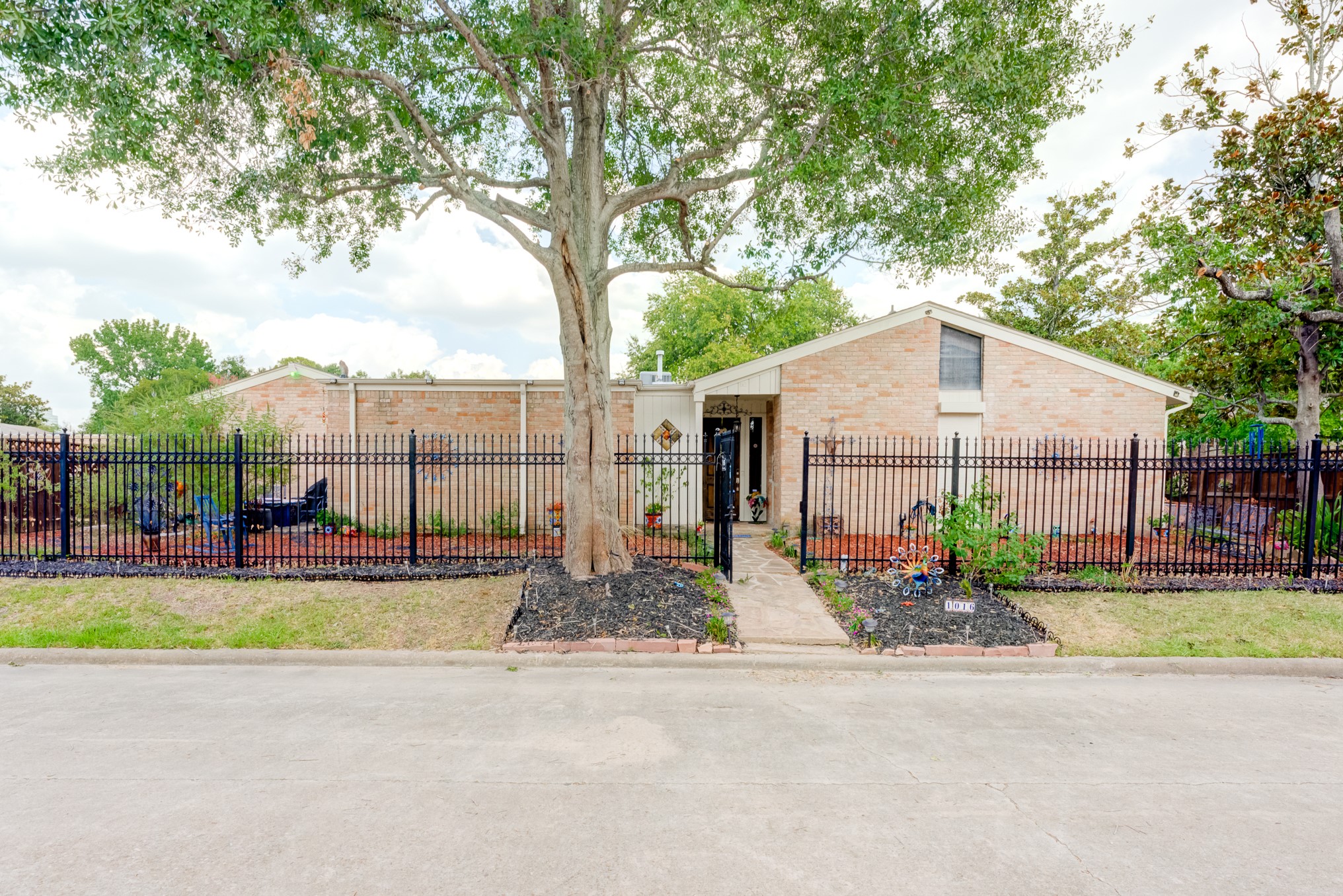 1016 Fleetwood Place Drive Houston TX 77079