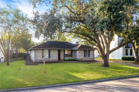 5339 Appleblossom Lane Friendswood TX 77546