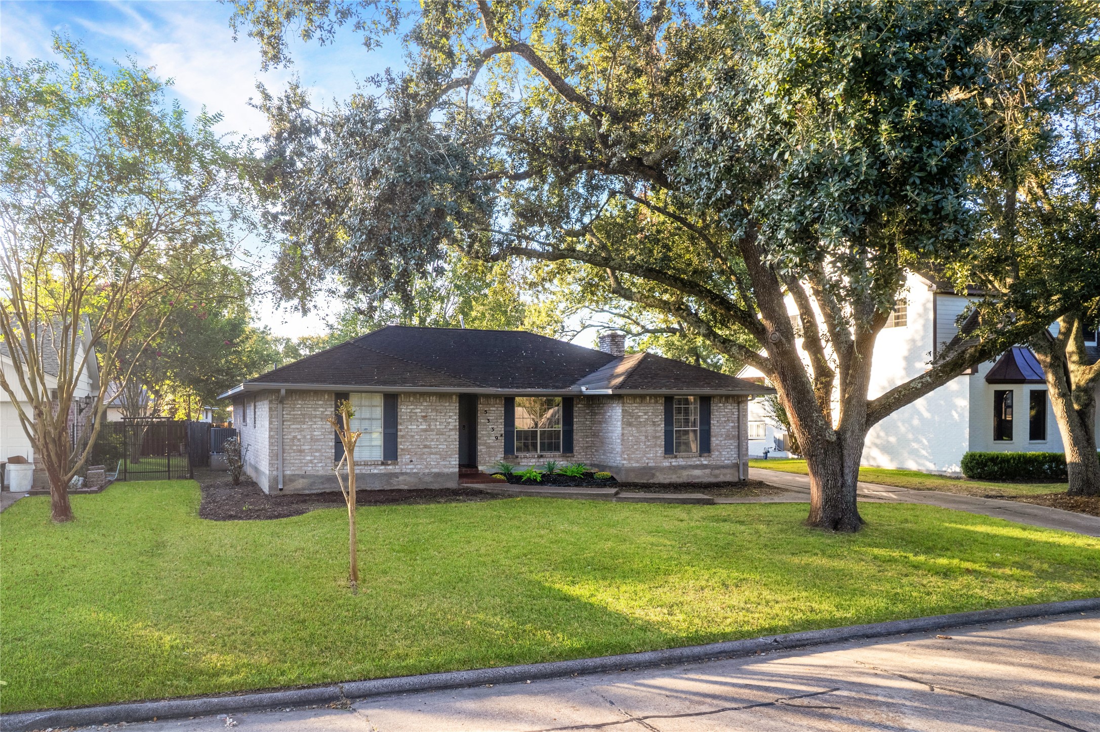 5339 Appleblossom Lane Friendswood TX 77546