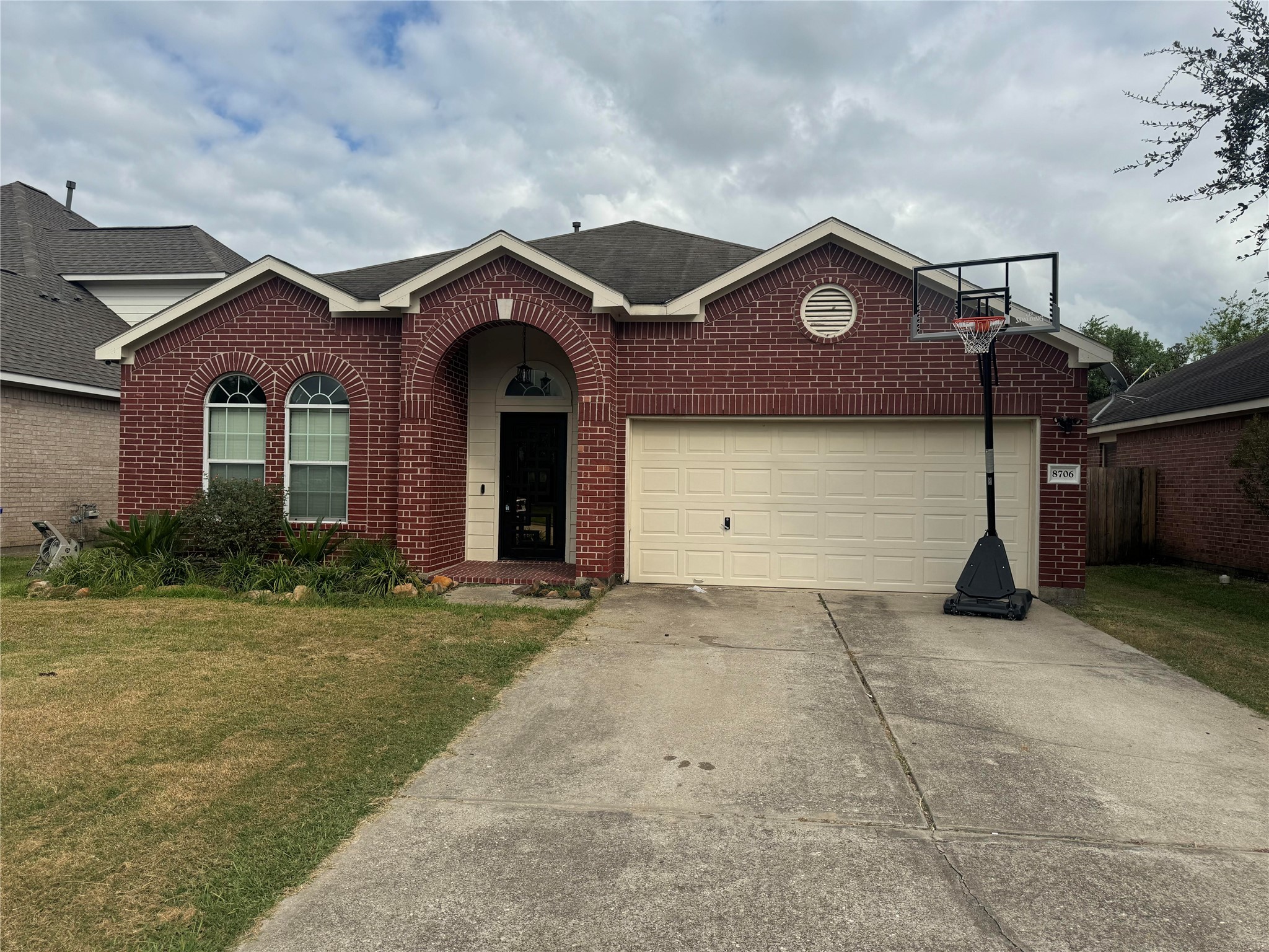 8706 E Highlands Crossing Highlands TX 77562