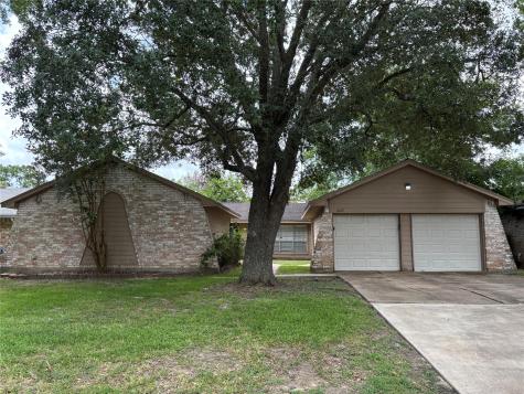 16114 Blackhawk Boulevard Friendswood TX 77546