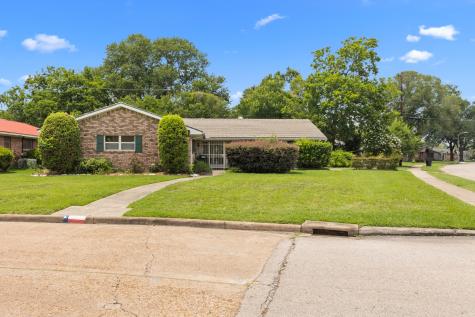 5559 Whispering Creek Way Houston TX 77017