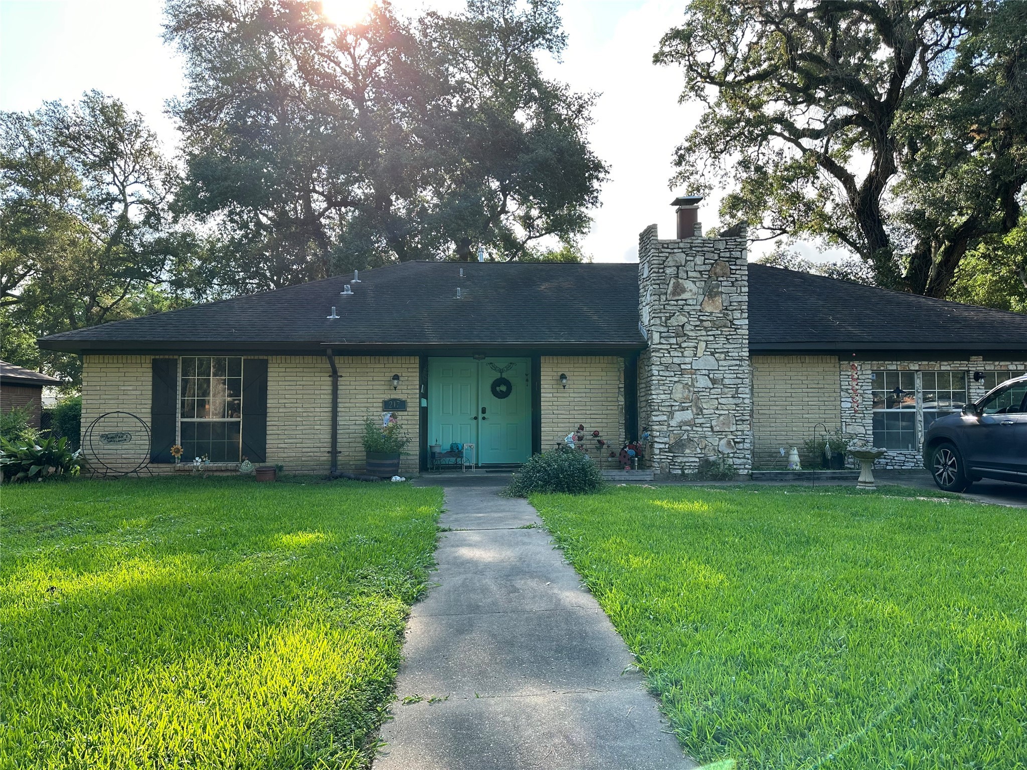 217 Narcissus Street Lake Jackson TX 77566