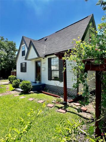 2230 Des Jardines Street Houston TX 77023