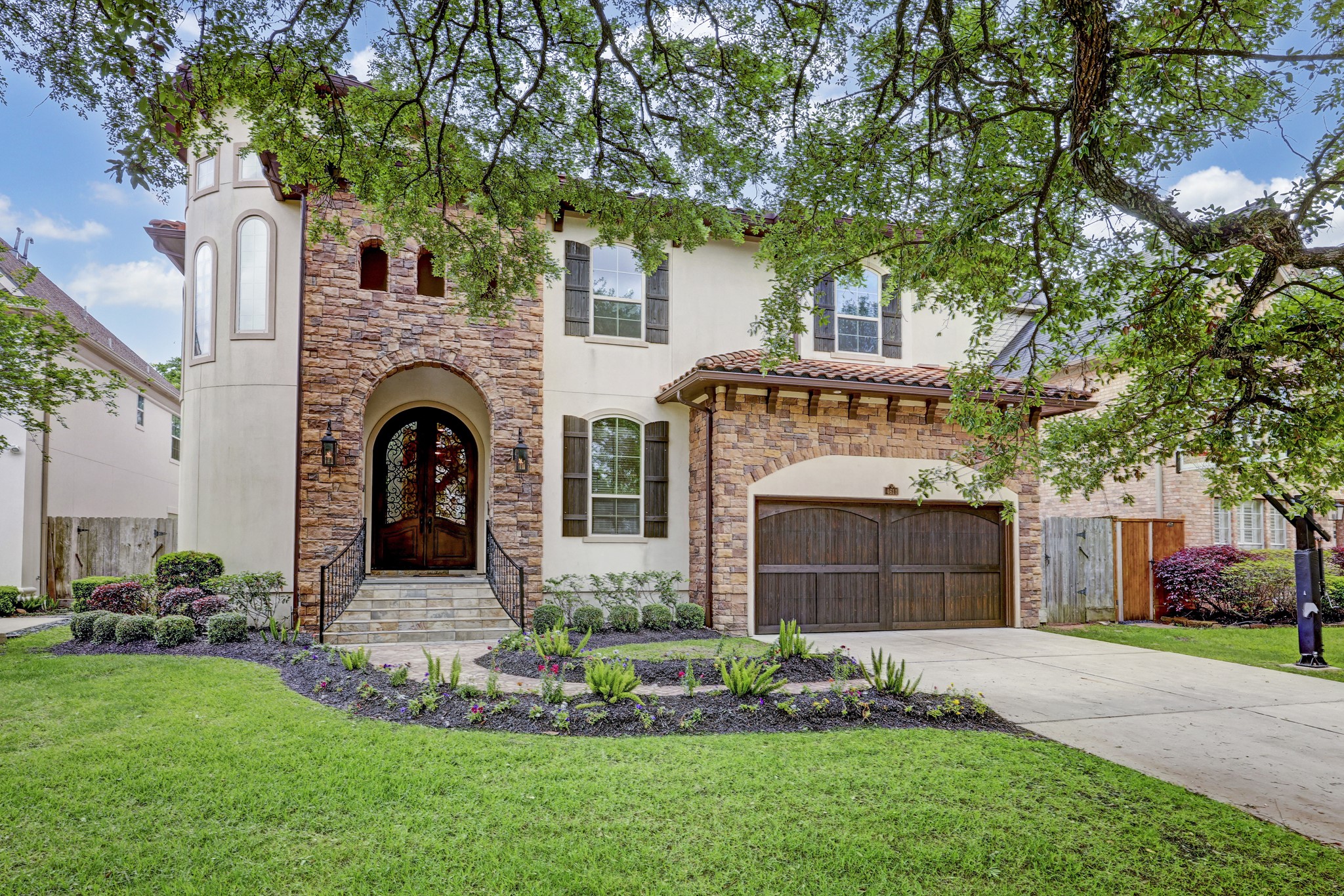4611 Valerie Street Bellaire TX 77401