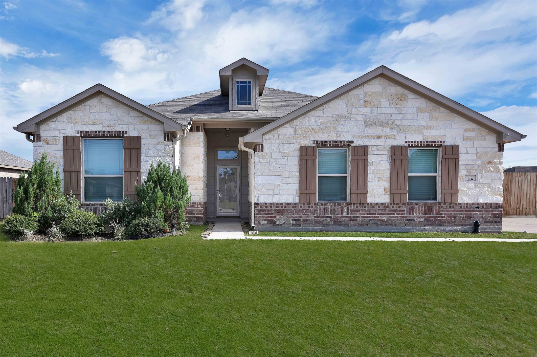 114 Ella Street Dayton TX 77535