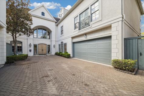 21 N Wynden Drive 8 Houston TX 77056