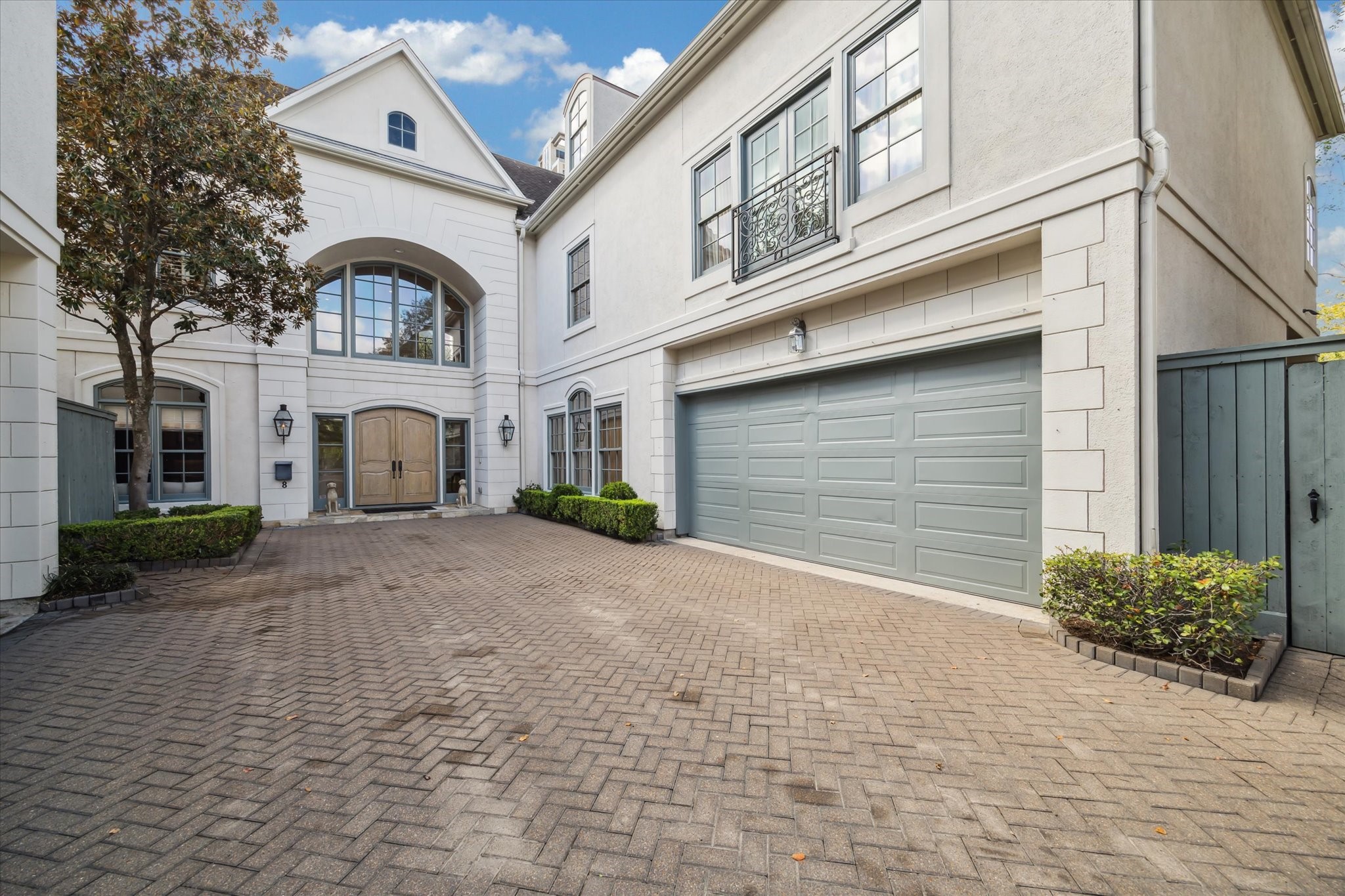 21 N Wynden Drive 8 Houston TX 77056